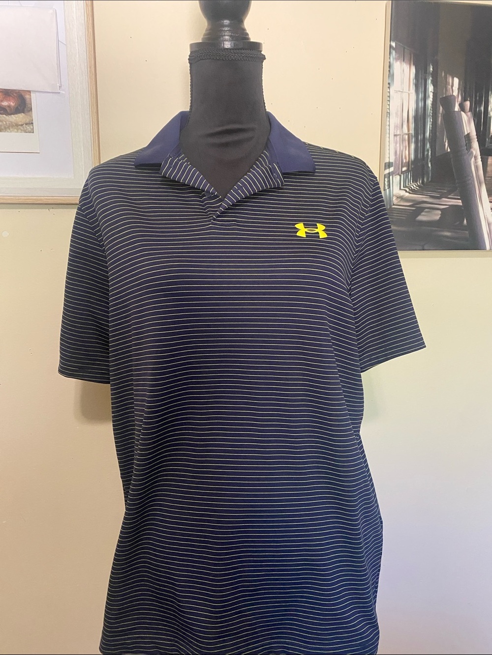 Under Armour Men’s Navy Striped Polo with Yellow Logo University of MI Sz Med - Picture 1 of 4